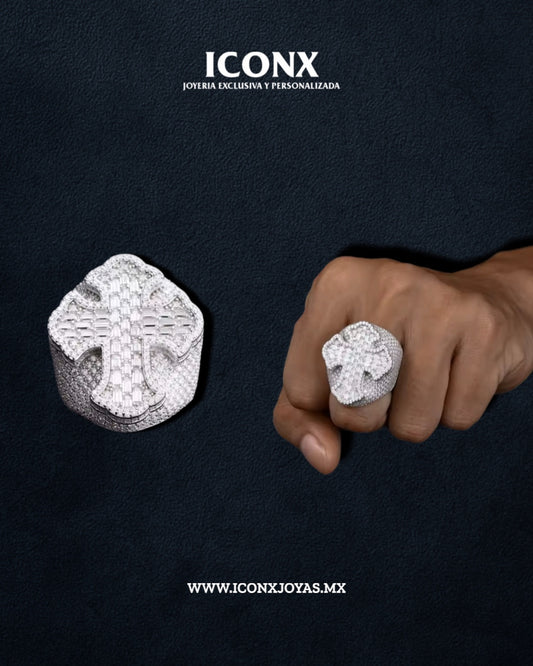ANILLO CRUZ CON DIAMANTES